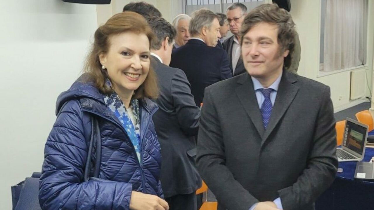 El Presidente envía siete pliegos de embajadores políticos al Senado