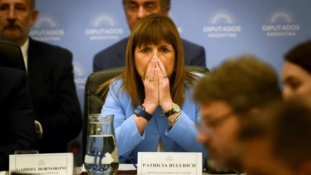 Bullrich retiró un polémico artículo pero advirtió sobre una "explosión"