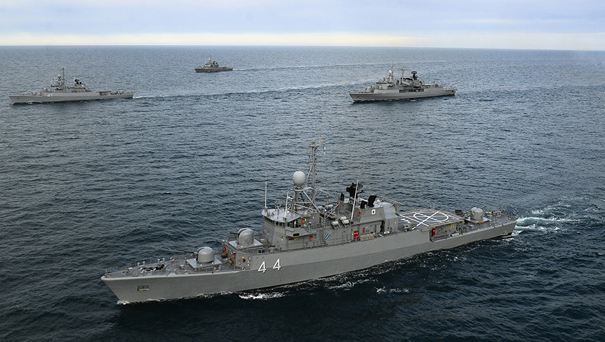 Continúa la purga en las FF.AA: el Gobierno pasó a retiro a 16 almirantes