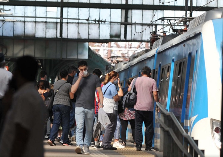 Paro general de la CGT: habrá colectivos y trenes hasta las 19