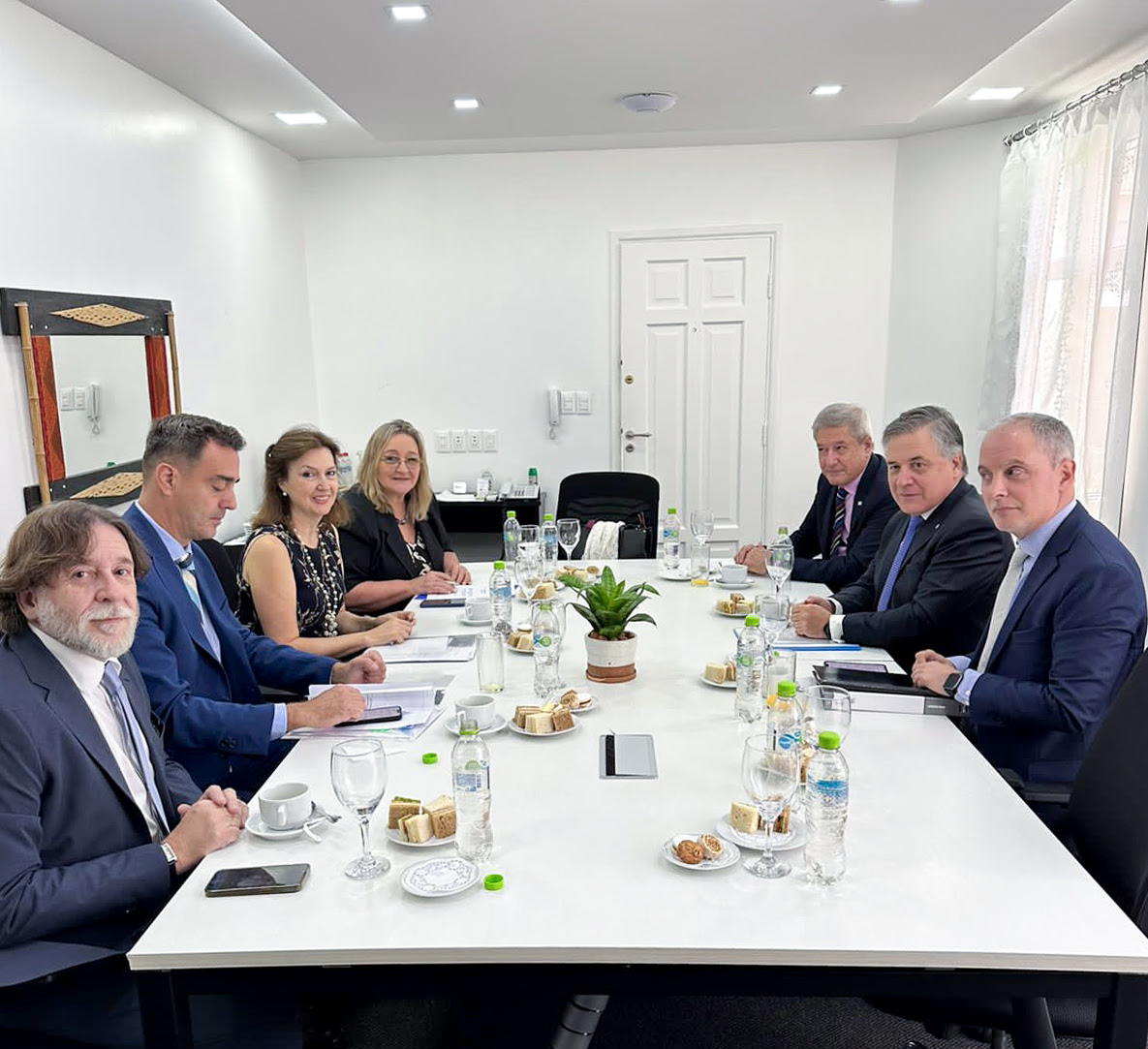 Mondino se reunió con su par de Uruguay: agenda regional y bilateral