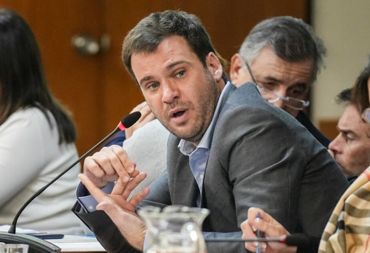 Ley Ómnibus: la Coalición Cívica irá con un dictamen propio