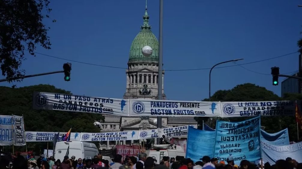 Multa del GCBA a una empresa por el uso de un camión en la marcha