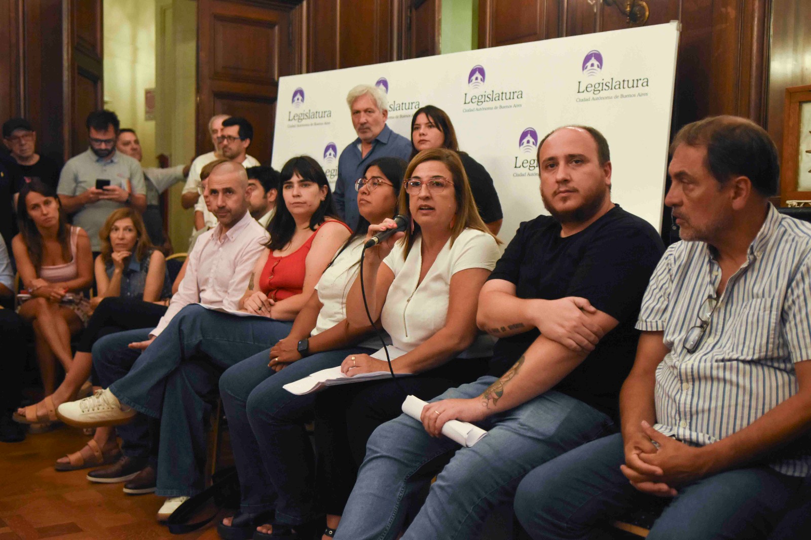 Neira: "La Ciudad debe defender la actividad cultural"