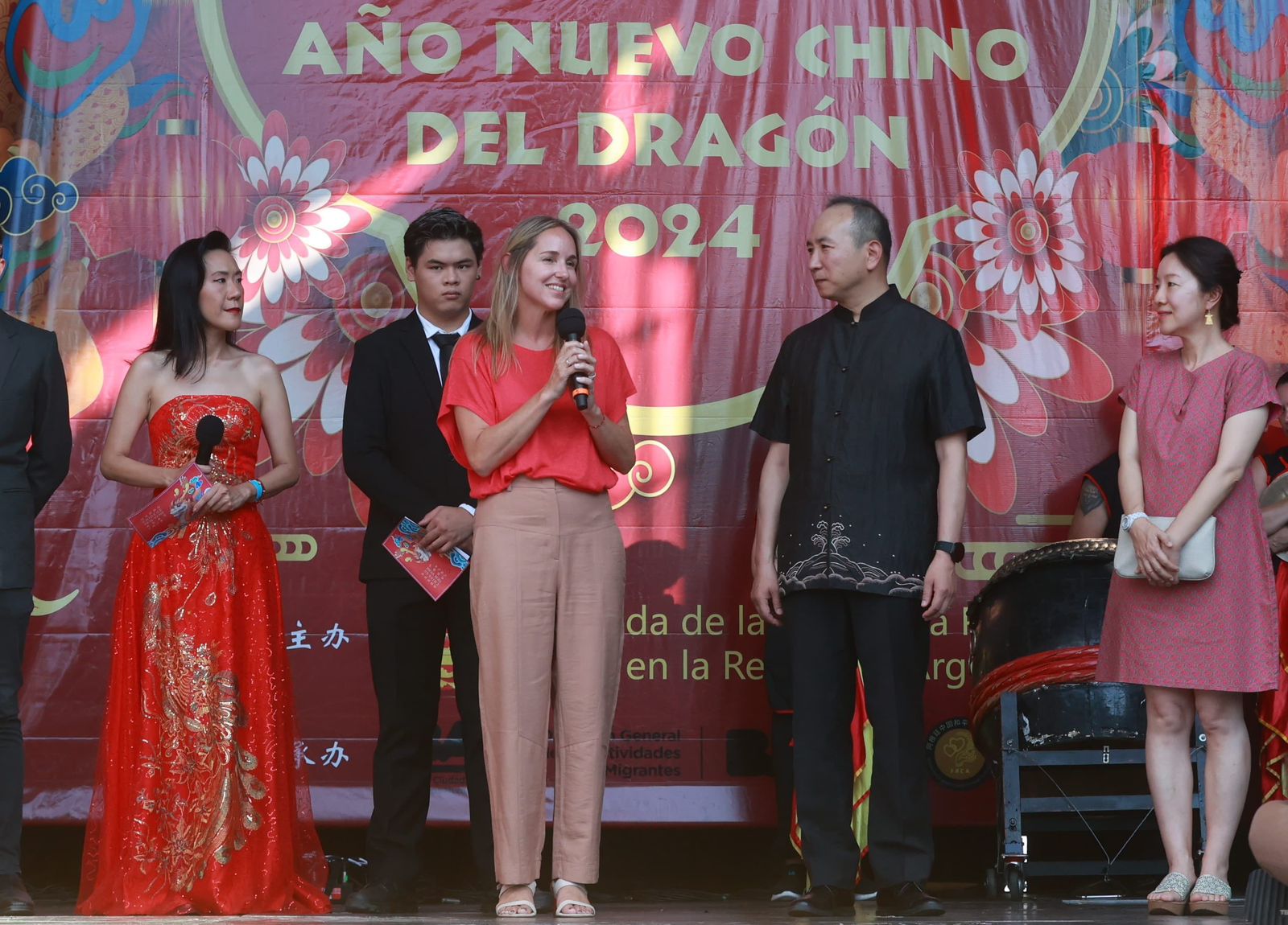 Muzzio participó de la celebración del Año Nuevo Chino, con vecinos y turistas