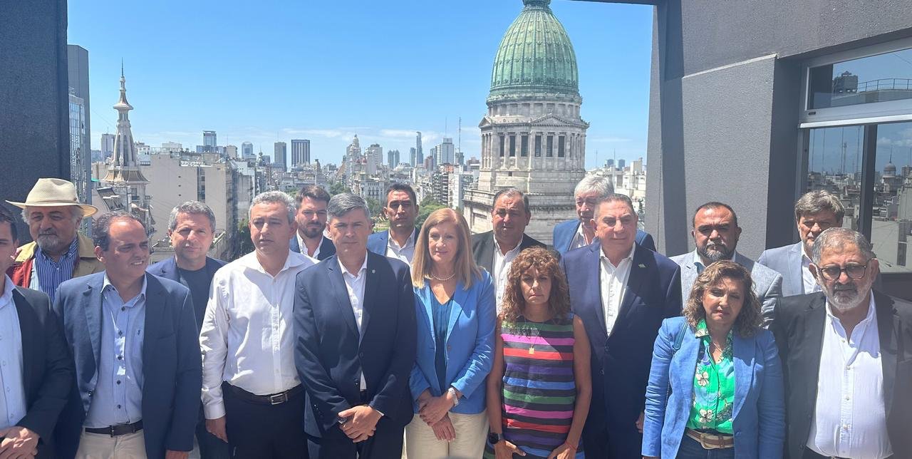 Un grupo de intendentes reclamó por la quita de subsidios al transporte