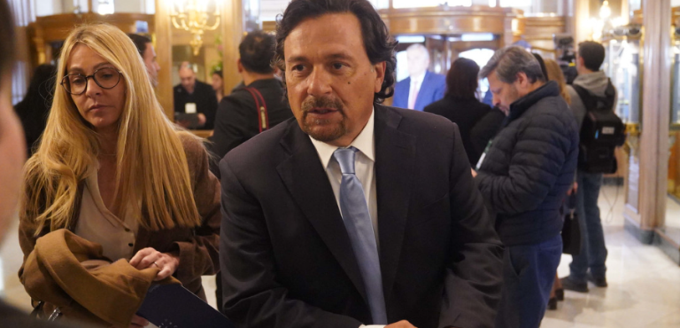 Sáenz respondió a Milei: “La política de látigo y billetera se tiene que terminar”