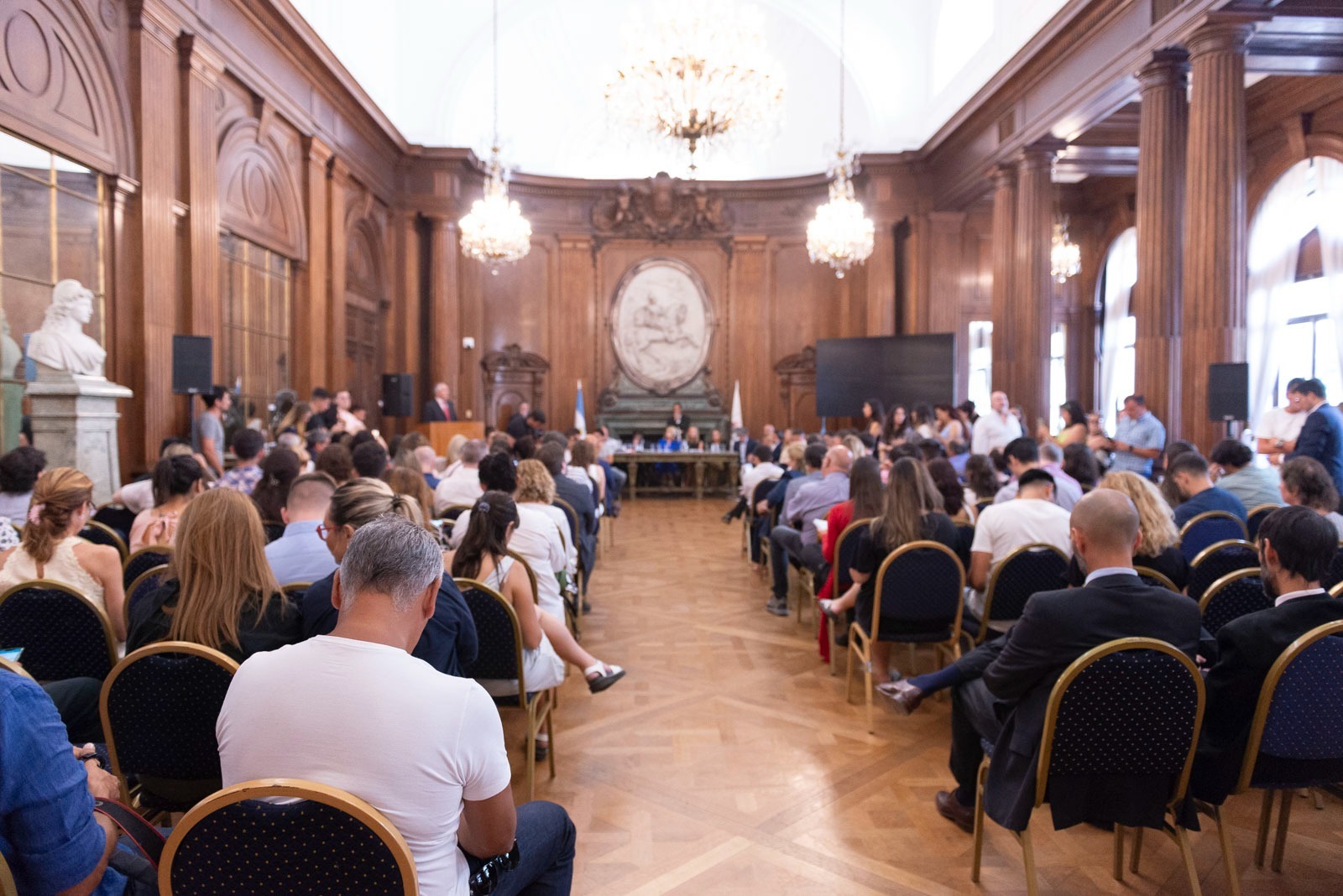 Audiencia pública por el Procurador y las autoridades del Ciudad