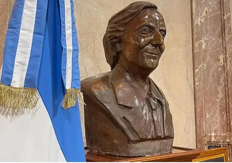 Villarruel sacó un busto de Néstor Kirchner del Senado: "Yo no soy su viuda"