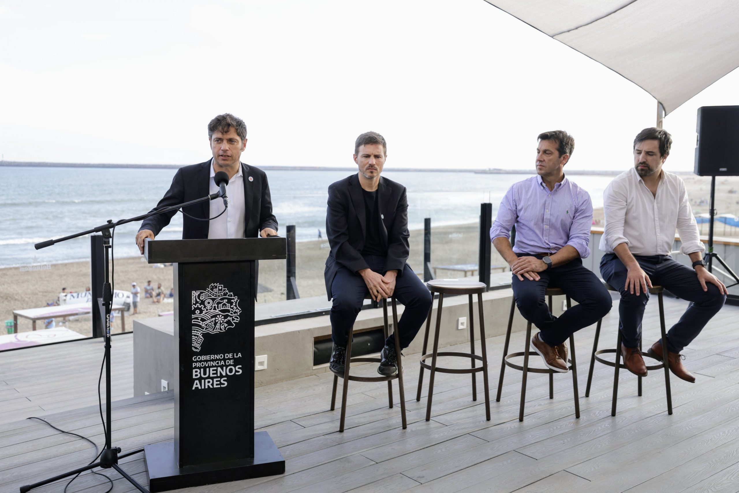 Kicillof: "No culpes a la lluvia, no culpes a la playa, Milei destruyó la temporada"