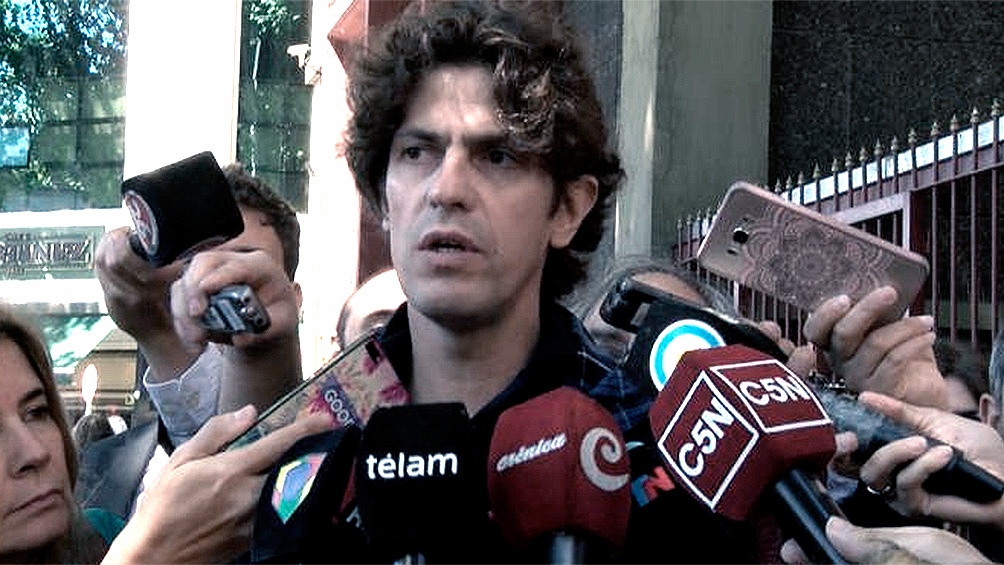 Lousteau: "Encerrado en Olivos y Twitter, Milei no ve o no le importa la realidad"