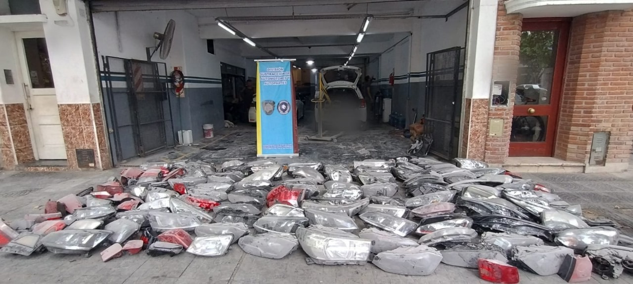 Parque Avellaneda: secuestran autopartes y clausuran talleres