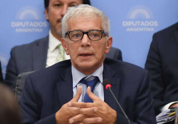 Libarona: "El ministerio tiene 7.000 empleados y el 20% son ñoquis"