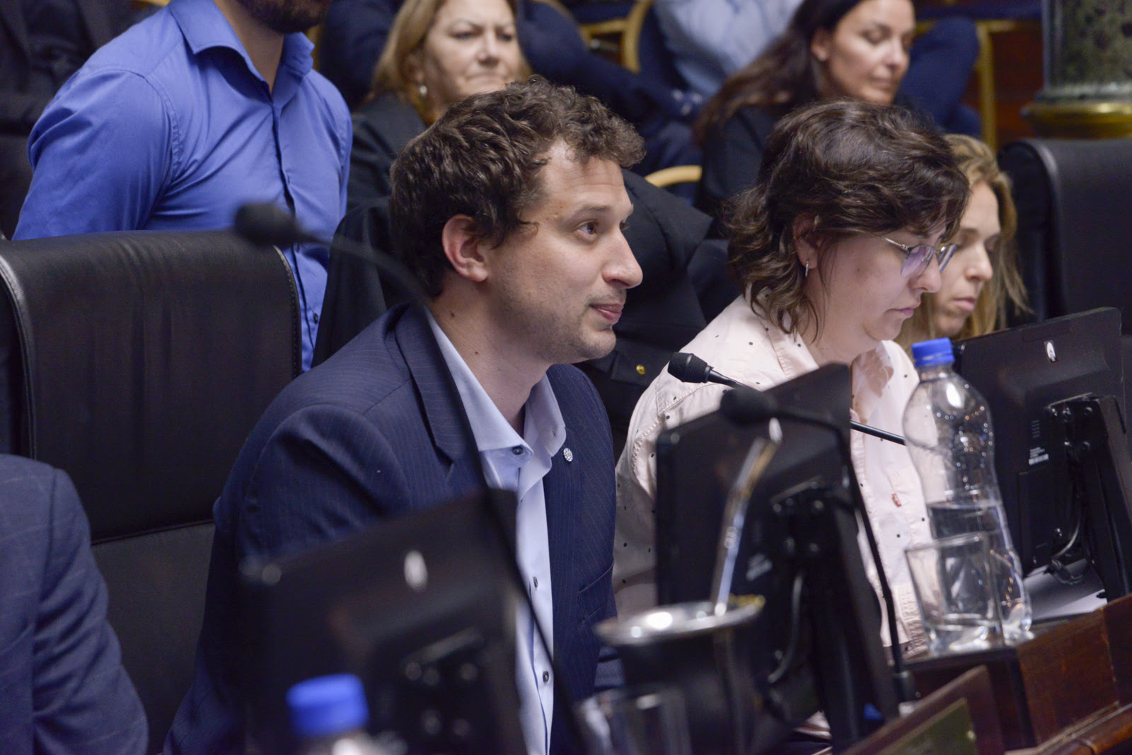 Presentan proyecto para exigir que representantes tengan título secundario