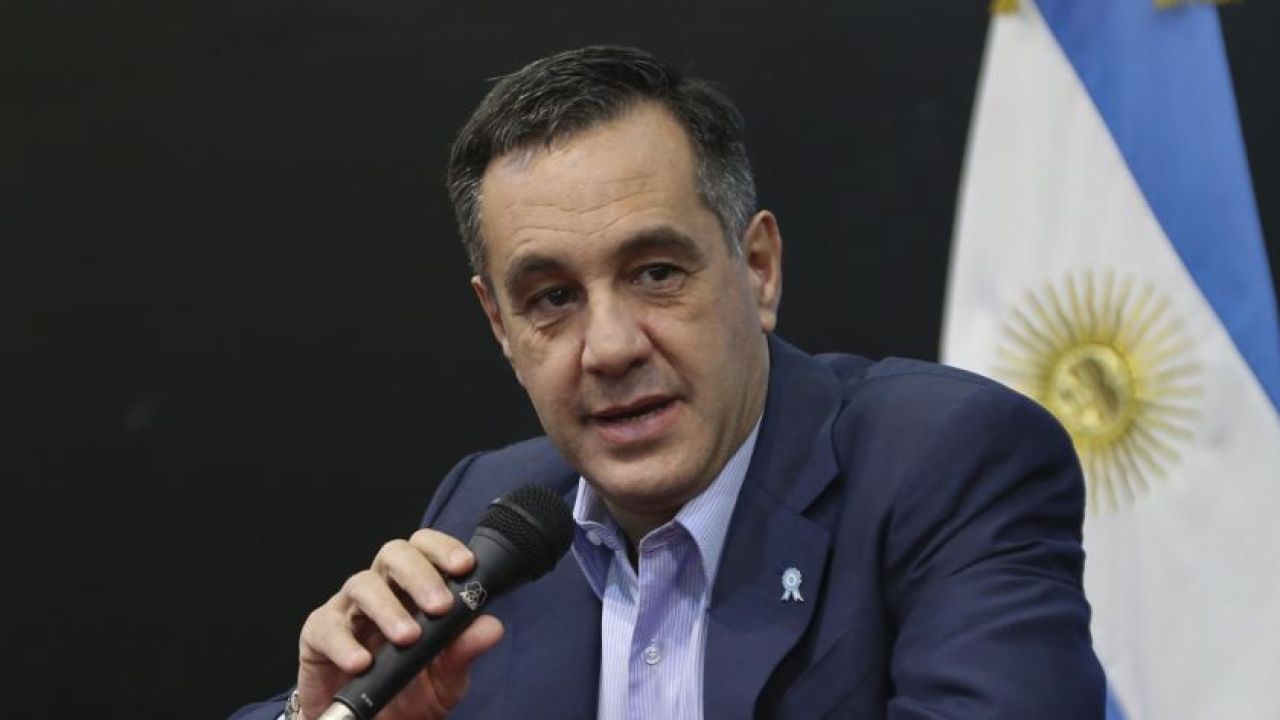 Finocchiaro quiere que la educación sea un servicio esencial