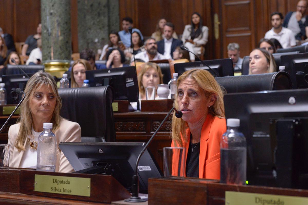 8M: Silvia Imas recordó en la Legislatura a las mujeres judías secuestradas