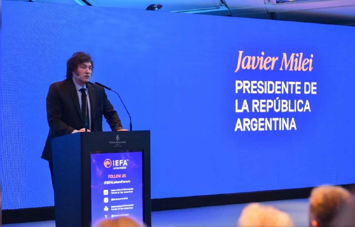 Milei confirmó que se darán de baja 70 mil contratos de empleados públicos