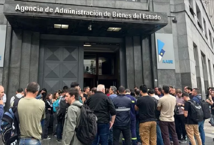 La motosierra de Milei sigue recortando: más de 100 ferroviarios despedidos