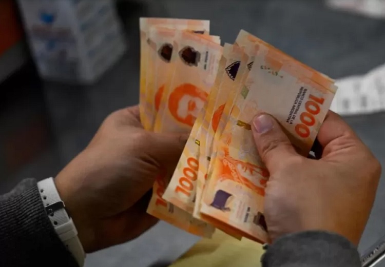 A pesar del rechazo gremial, aumentarán un 6,8% a docentes universitarios