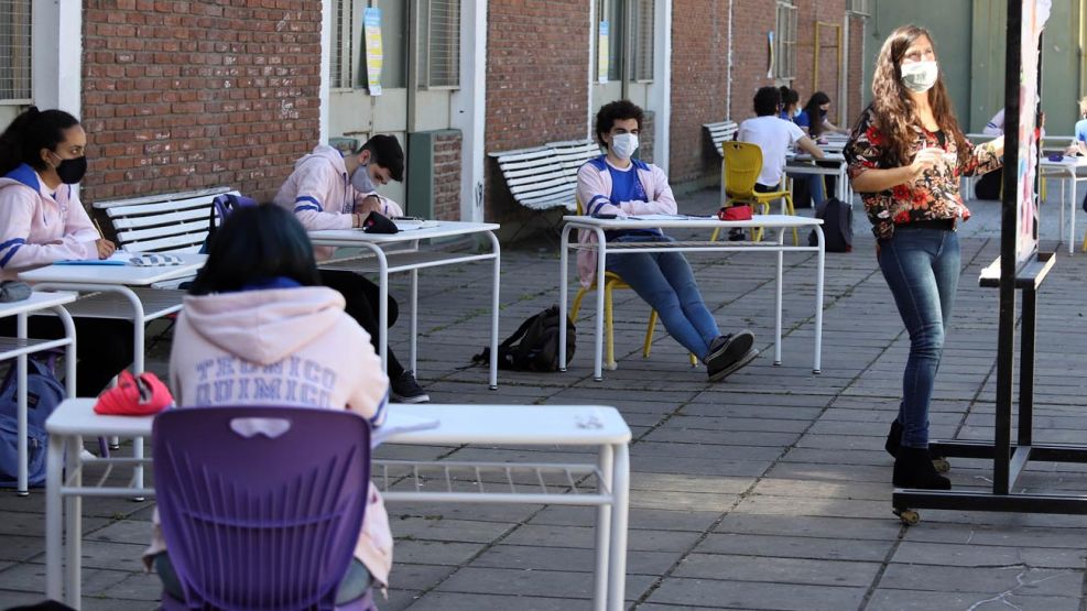 Denuncian al GCBA por abandonar a las escuelas porteñas