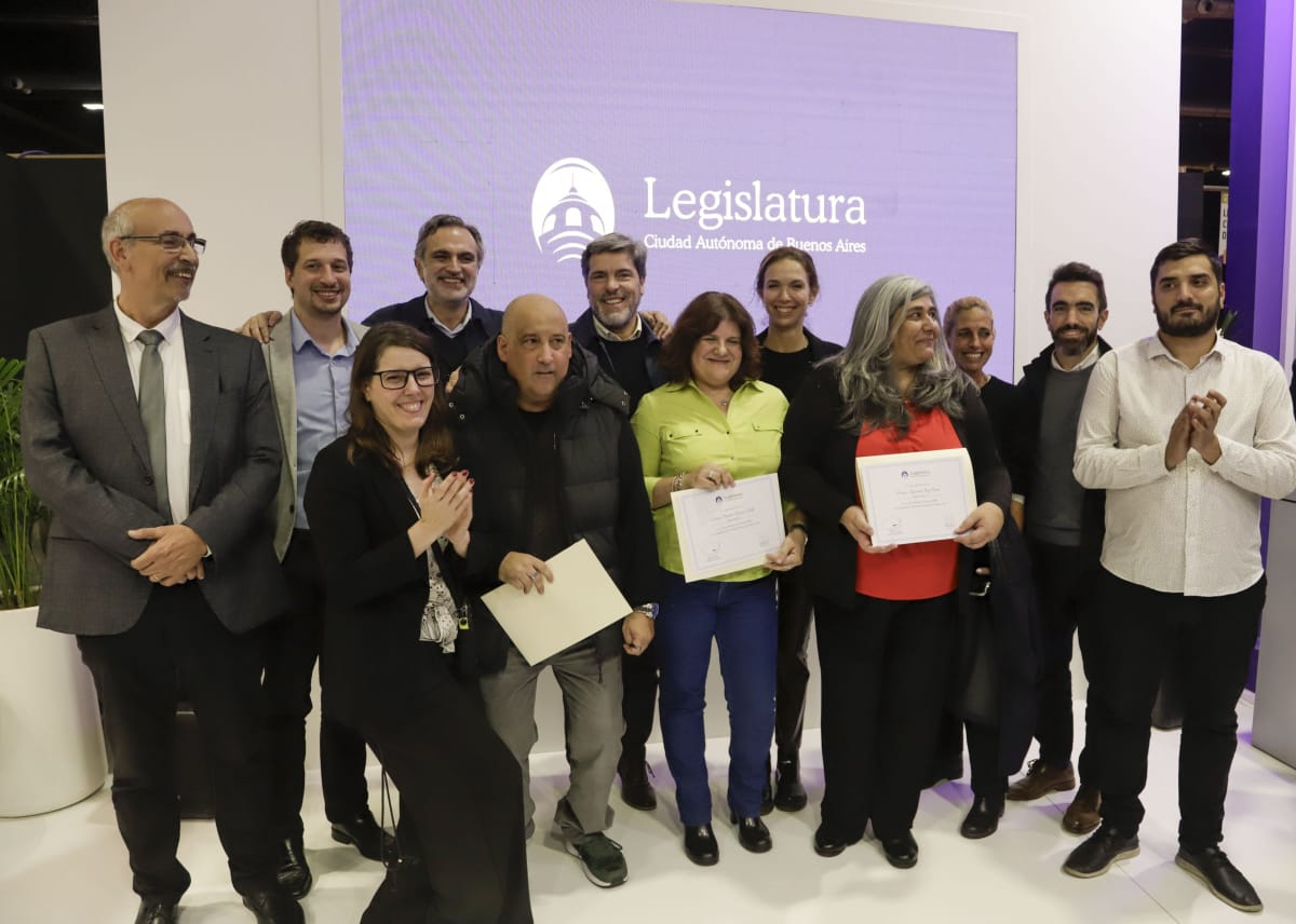 La Legislatura inauguró su stand en la Feria Internacional del Libro