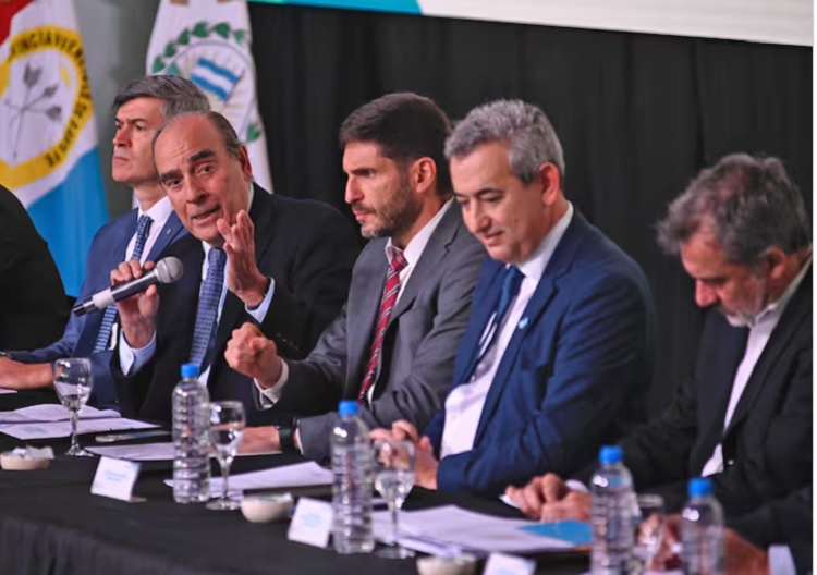 Intendentes le reclamaron a Francos soluciones para el transporte