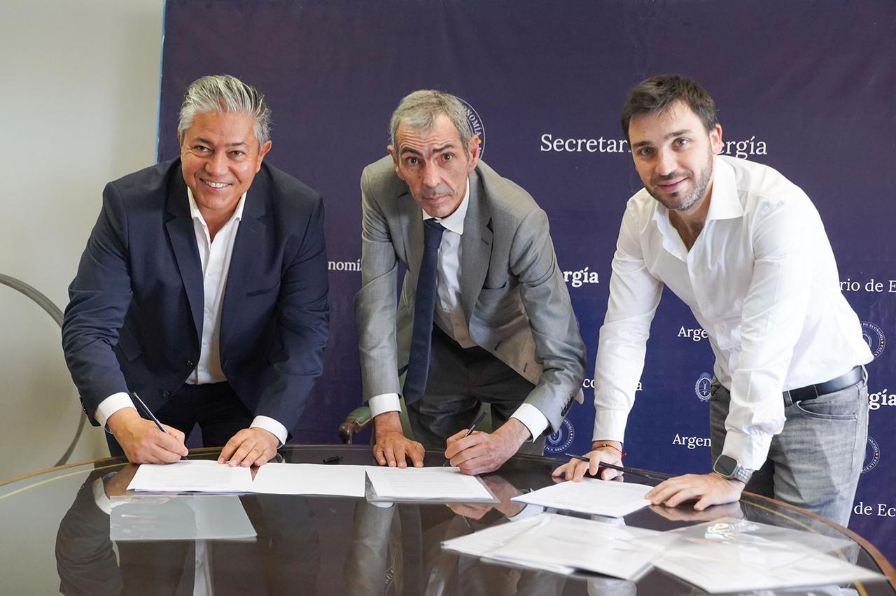 El Gobierno firmó un acuerdo para la ampliación del gasoducto cordillerano