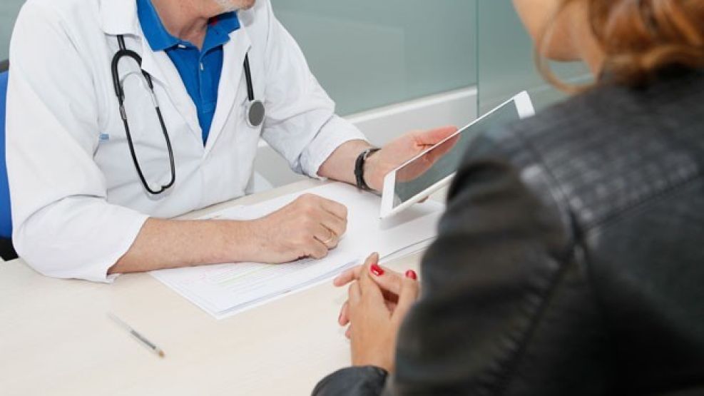 La devolución de lo cobrado se retrasa: la Justicia falló a favor de las prepagas