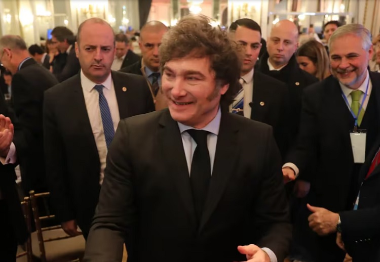 Milei llamó a opinar a los “boluprogres” y le apuntó a un grupo de periodistas