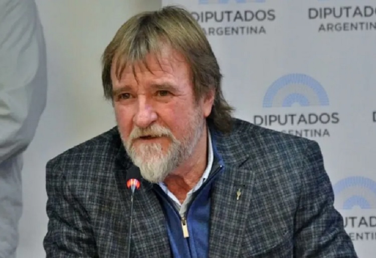 Un diputado radical denunció corrupción: "Están untados por el Rey del Tabaco"