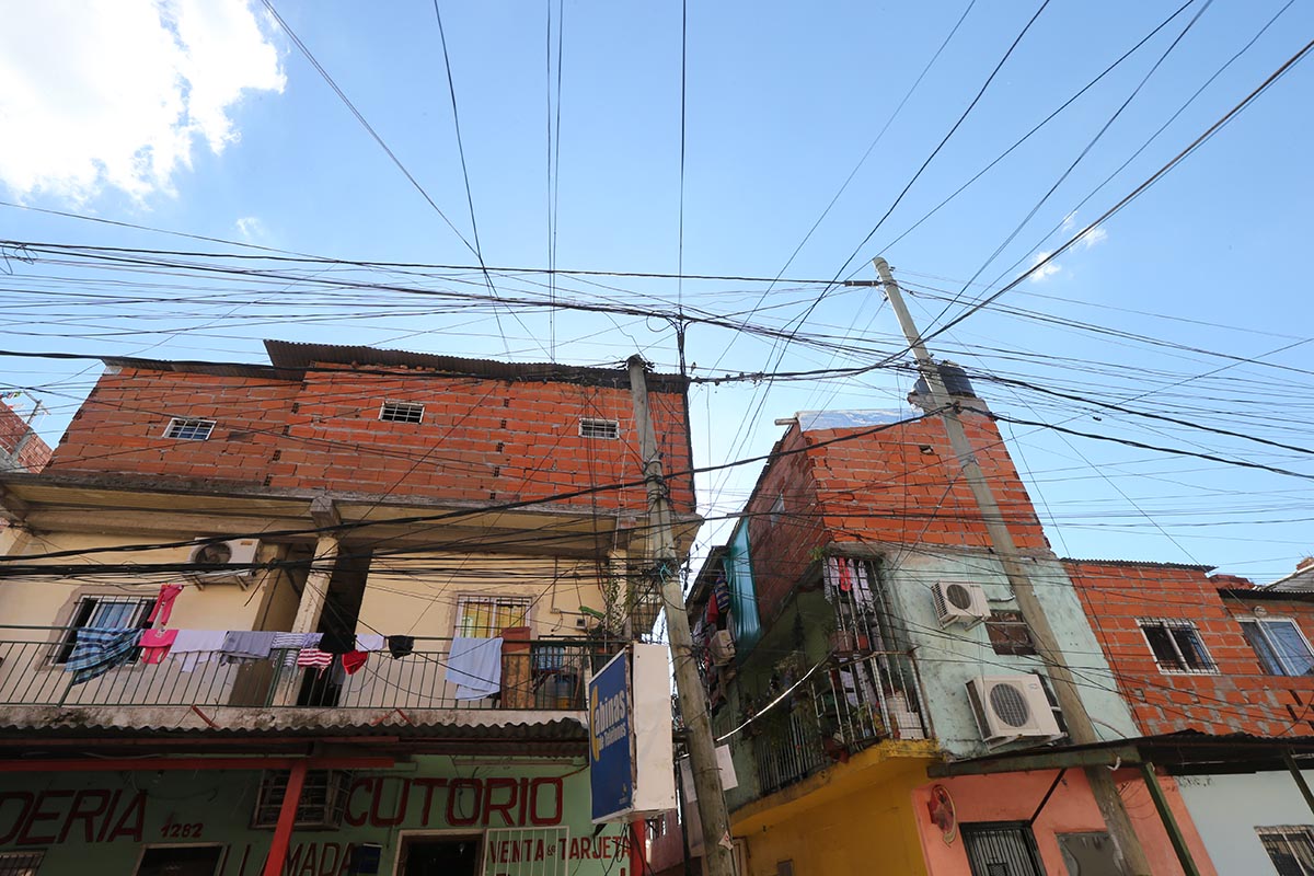 Justicia porteña dictó orden para resolver el riesgo eléctrico en Villa 21-24