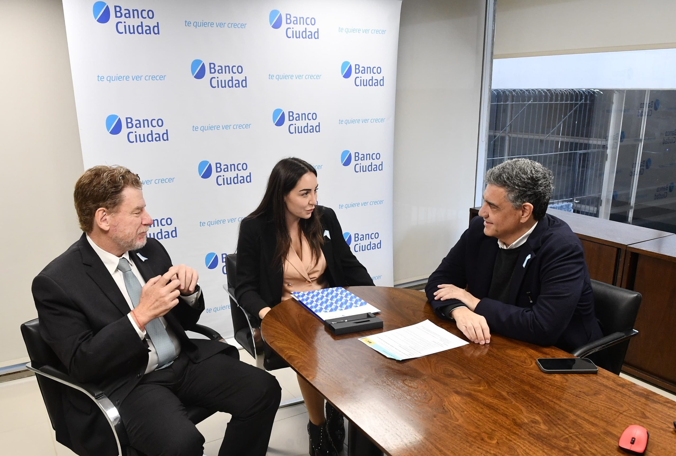 La Ciudad entregó el primer crédito hipotecario a vecina de Villa Devoto