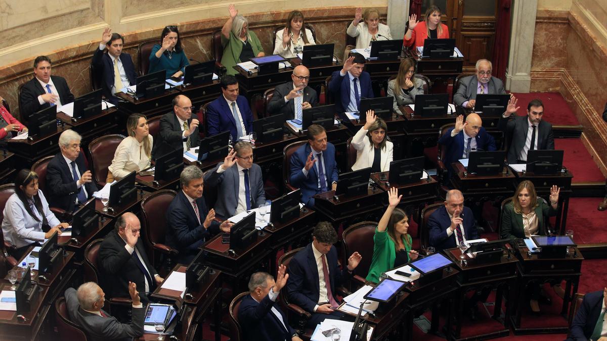Nuevo aumento de sueldos de senadores: pasan a  cobrar 8 millones