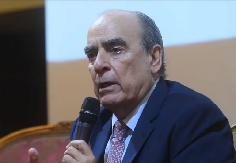 Francos contra Caputo tras el incidente periodístico: "Nadie es superpoderoso"