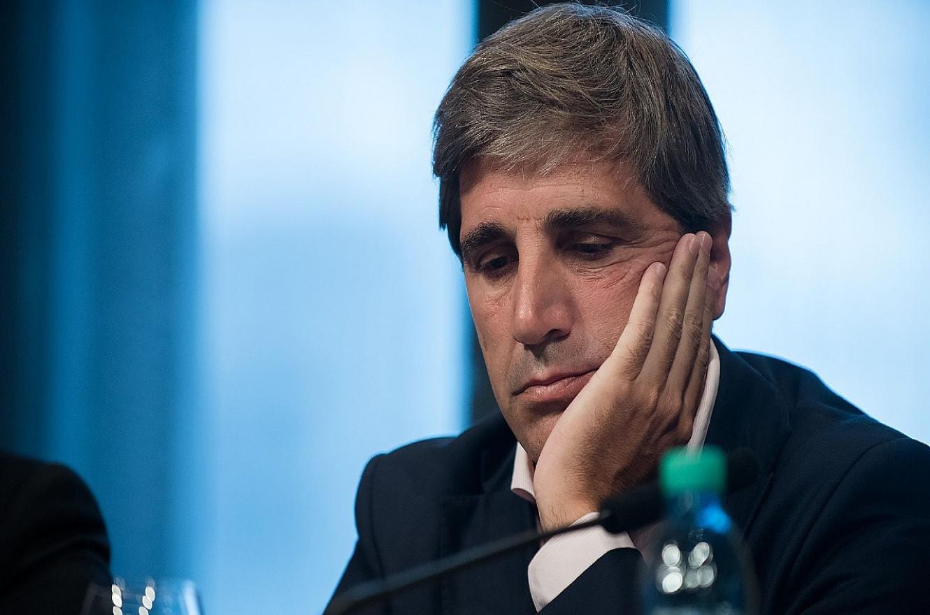 Caputo ratificó el plan: caen acciones y sube el riesgo país