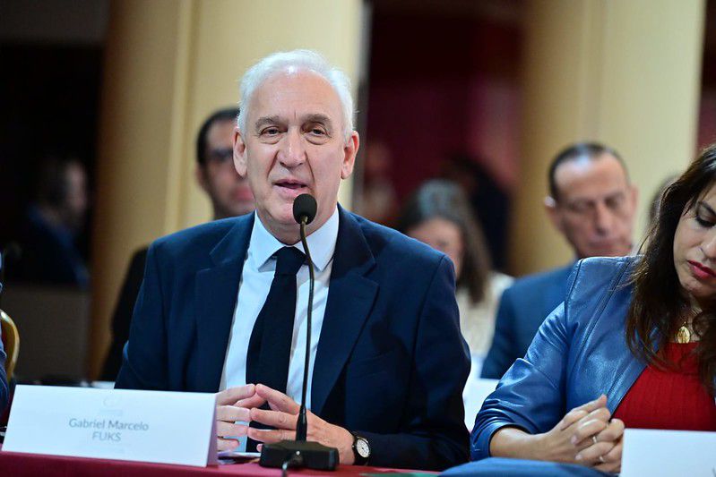 Fuks pidió información por el ingreso de golpistas brasileños al país