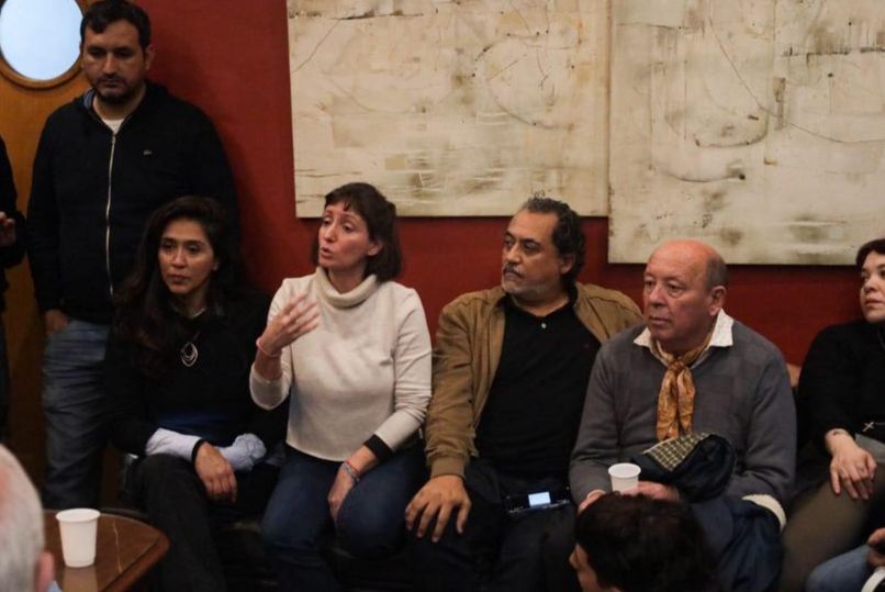 Larroque puso un pie en la Ciudad con Iañez y Vicky Montenegro