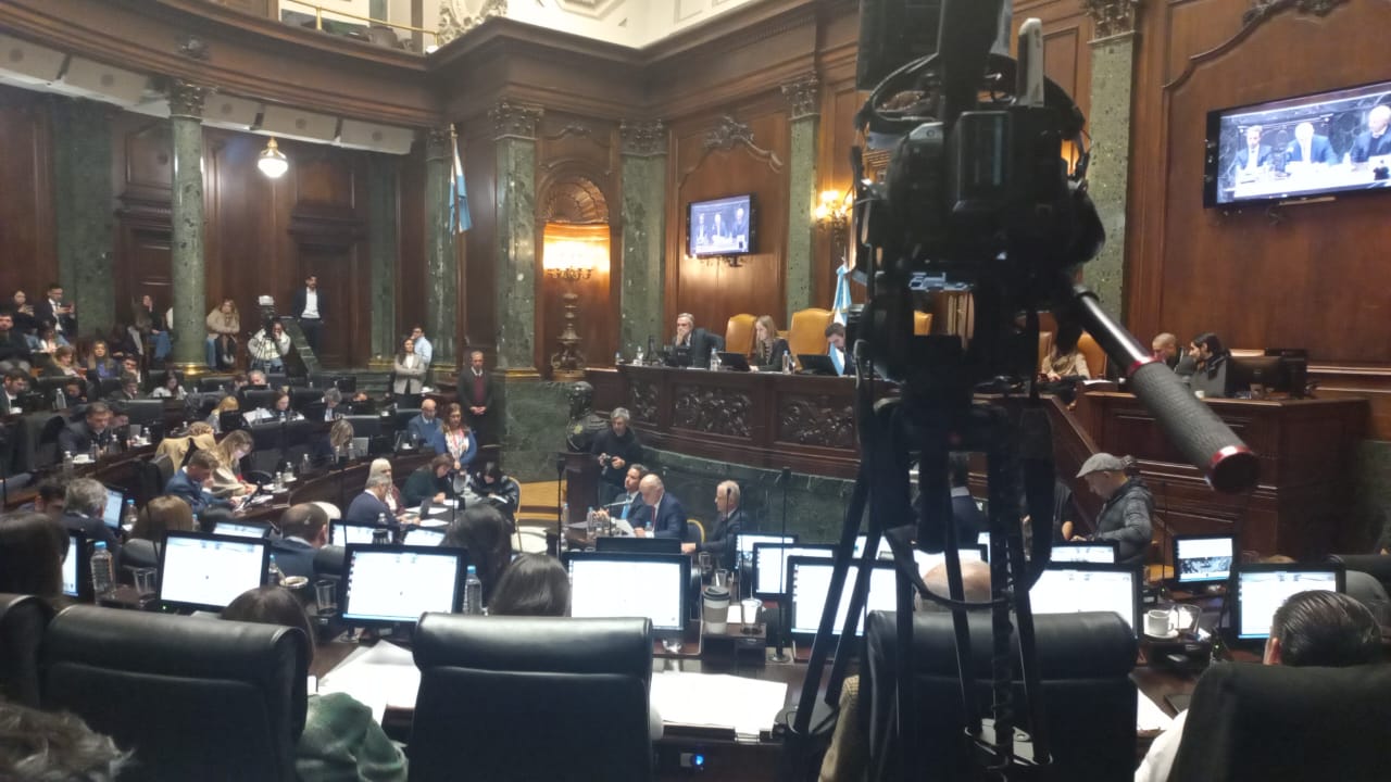 Grindetti da su primer informe de gestión en la Legislatura