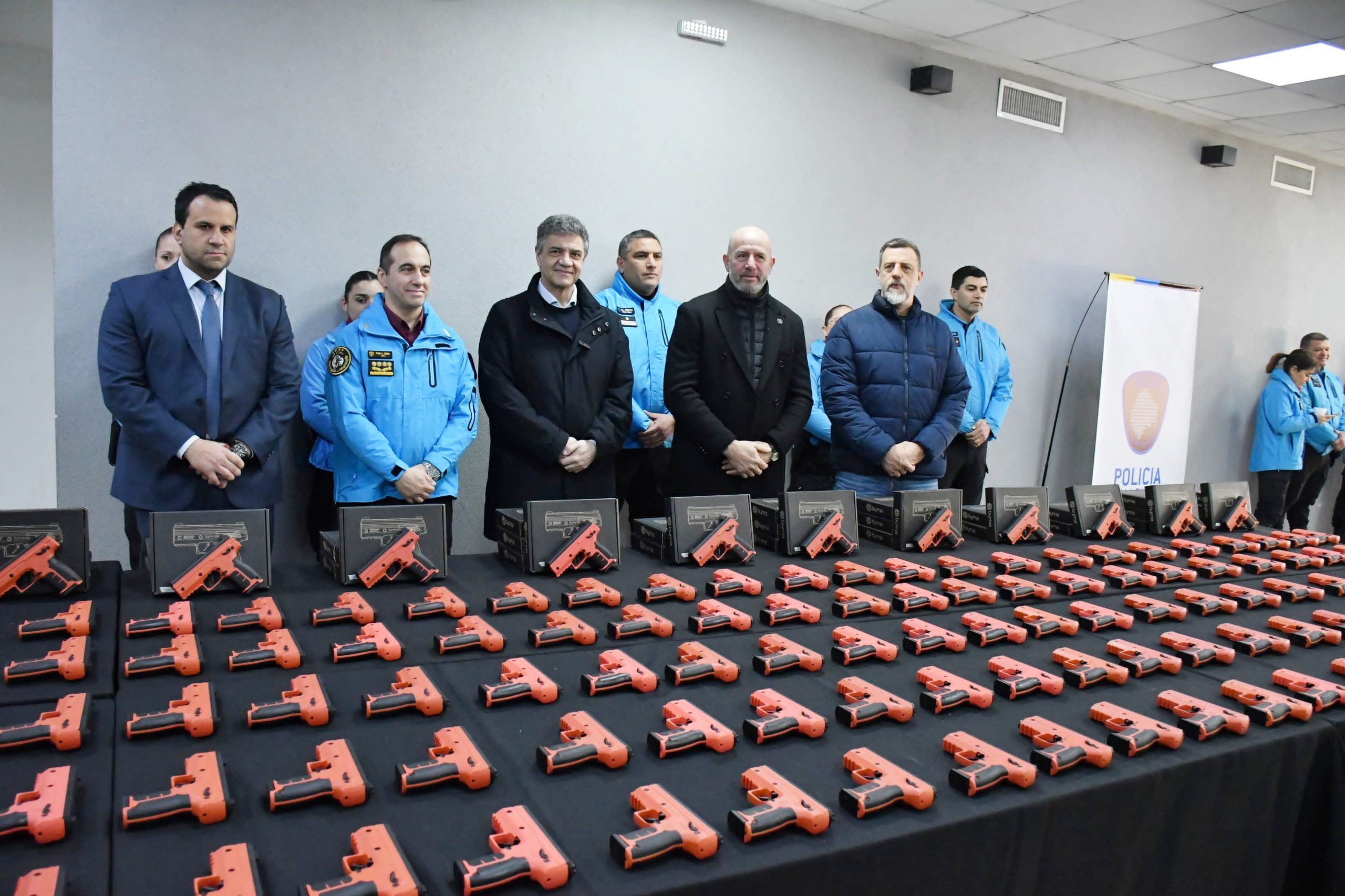 Cómo funcionan las pistolas BYRNA, nuevas armas de la Policía porteña