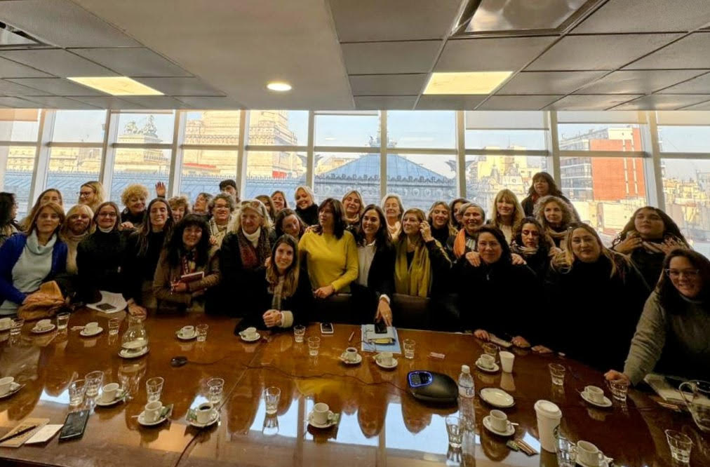 Campaña para defender las políticas de la mujer en Argentina