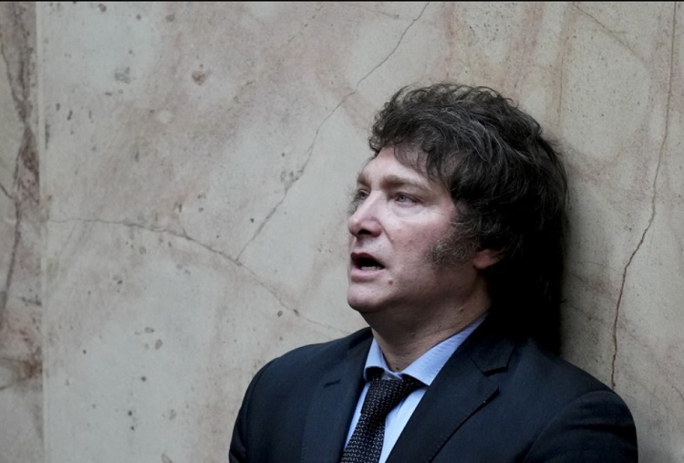 Milei en la mira: el 45,3% lo culpa del escándalo $Libra por ocultar la estafa