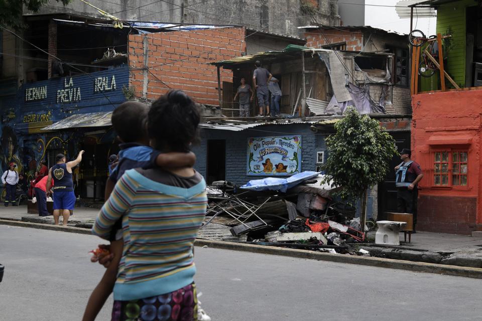 "El Gobierno porteño desalojó a más de 20 familias en el barrio de La Boca"