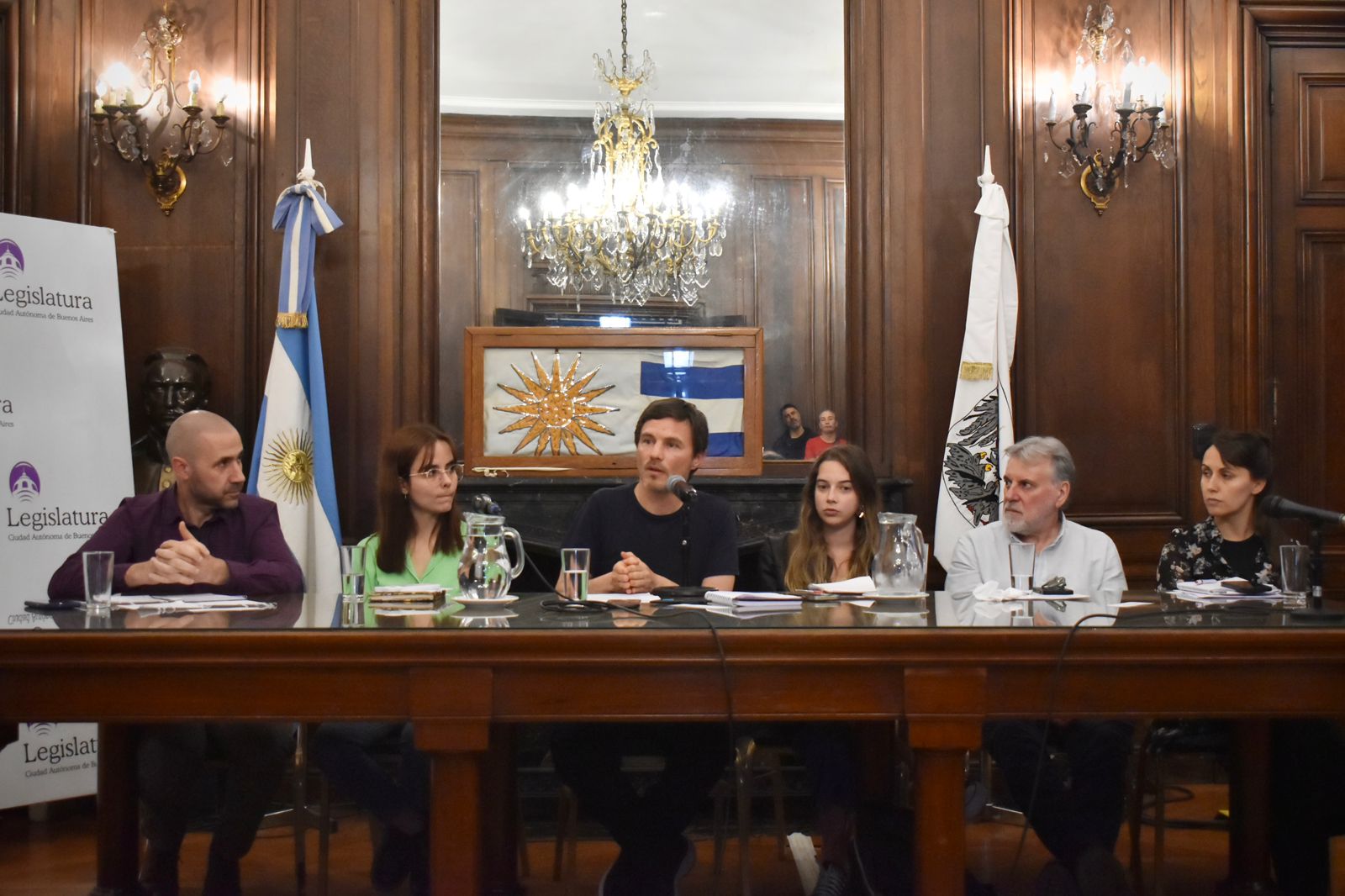 Costa: "En Vélez cambiamos la publicidad de una casa de apuestas por una Pyme"