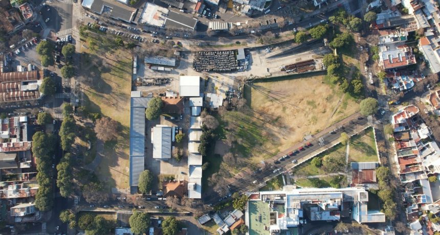 Vecinos de Parque Patricios denuncian que Technt y Sbase usurparon un parque