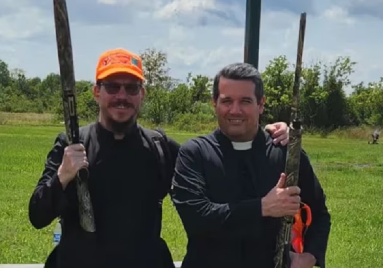 Desplazaron al cura organizador de la reunión de libertarios y represores