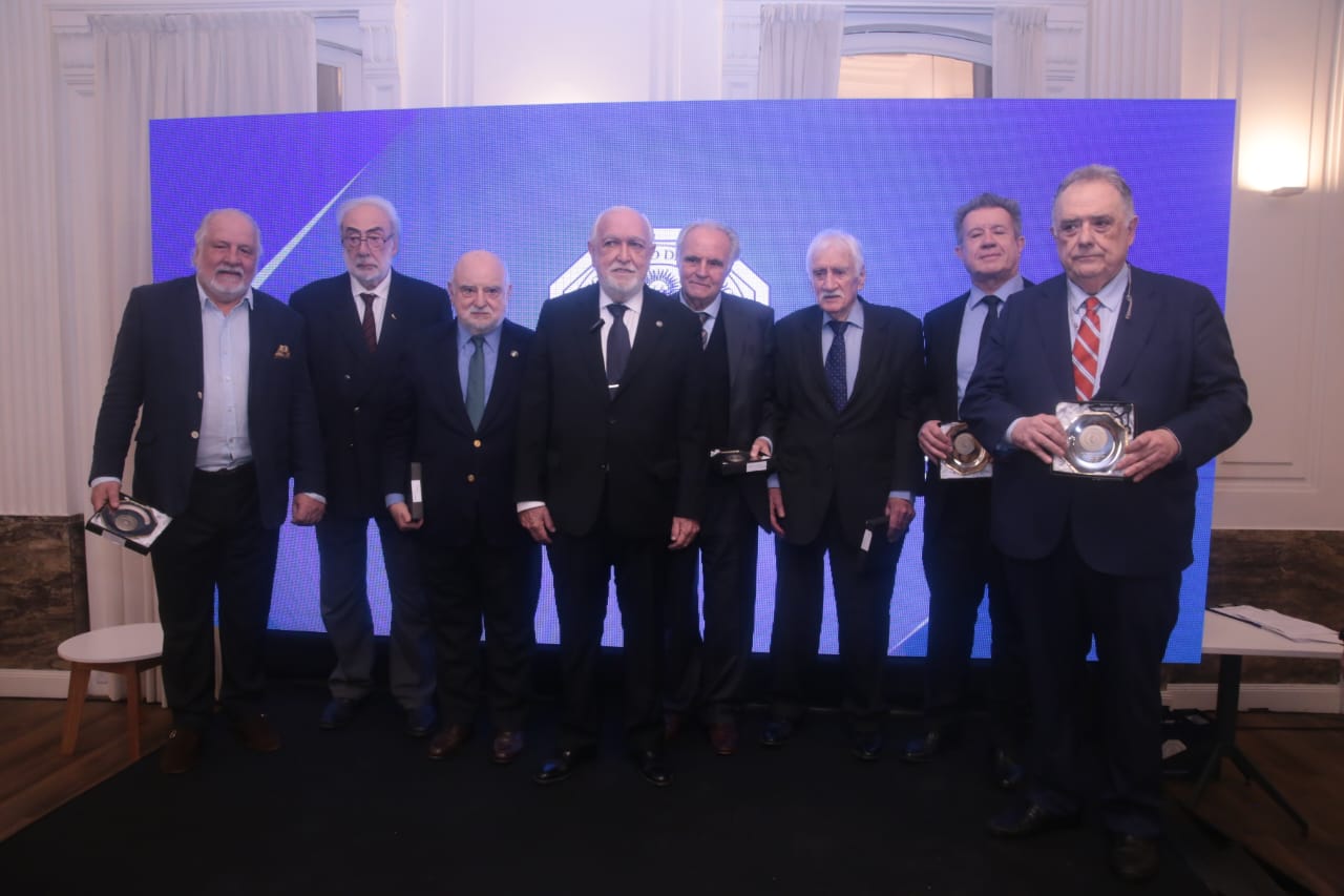 Gil Lavedra salió en defensa de los abogados y criticó a Milei