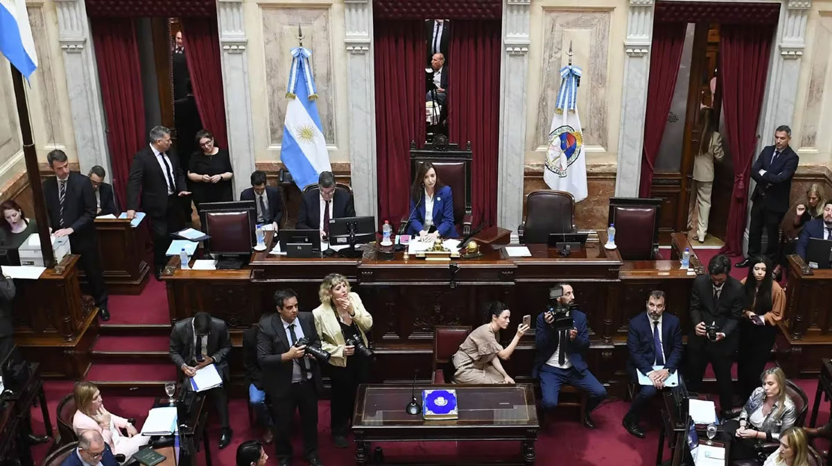 Oficialismo y dialoguistas acordaron relegar al kirchnerismo en el Senado
