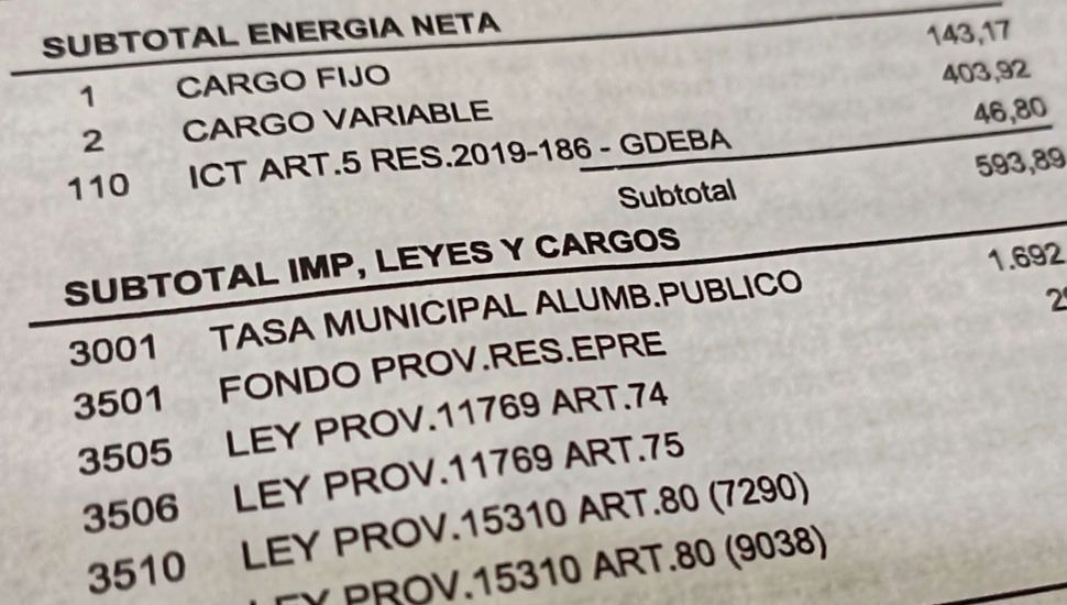 Golpe a intendentes: Gobierno prohibió cobrar tasas en el precio de los servicios públicos