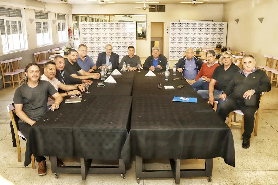 Los gremios del transporte harán un gran paro nacional el 17 de octubre