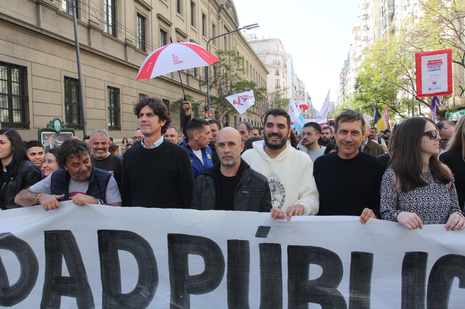 Loupias exigió que los "diputados no traicionen a los ciudadanos"
